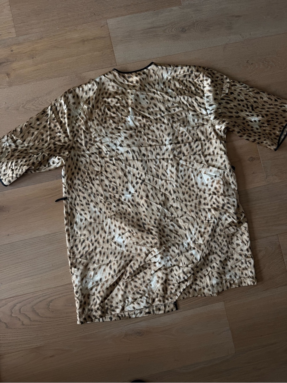 Leopard Print Robe - Picture 2 of 3